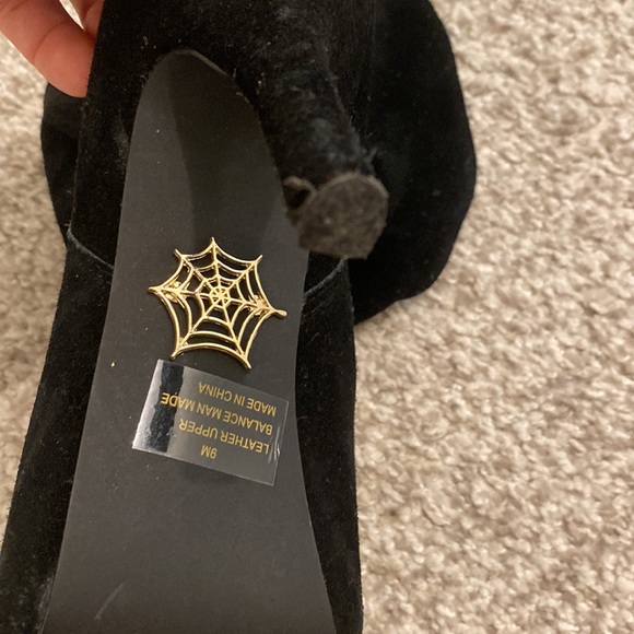 ankle stylish booties, heels, decoration - Picture 6 of 11